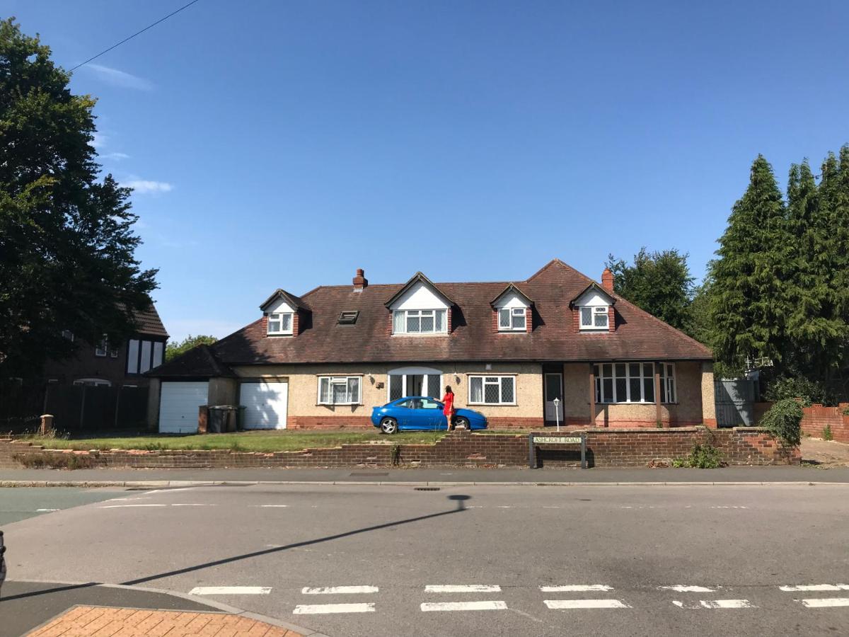 Amazing Quiet Garden House Near London Luton Airport Apartment ภายนอก รูปภาพ