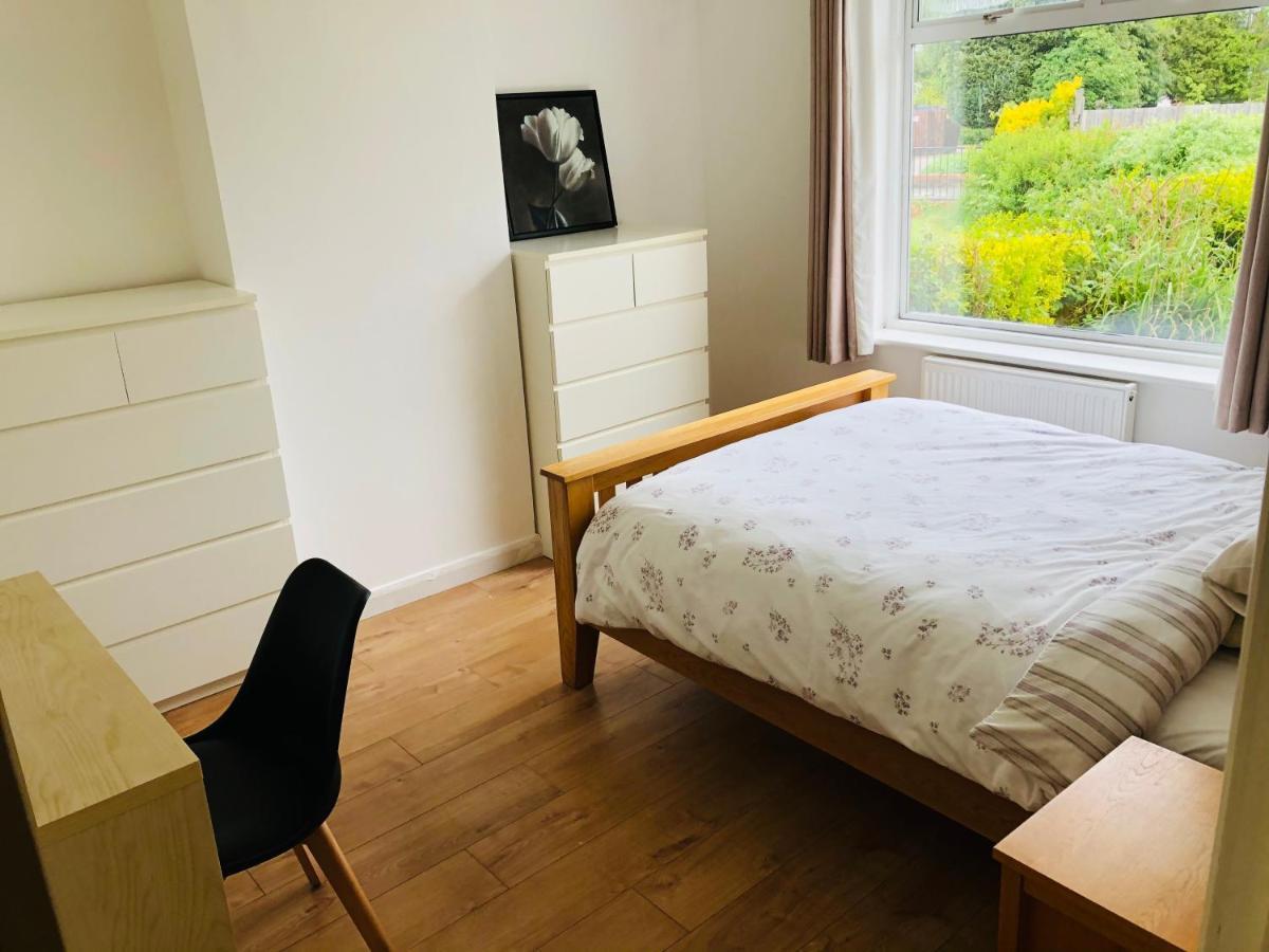 Amazing Quiet Garden House Near London Luton Airport Apartment ภายนอก รูปภาพ