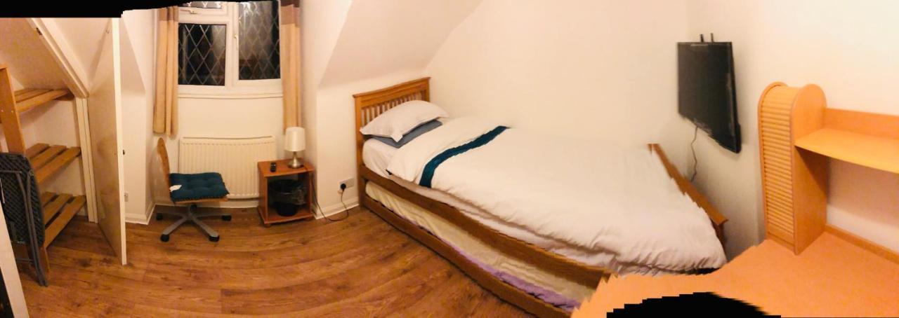Amazing Quiet Garden House Near London Luton Airport Apartment ภายนอก รูปภาพ