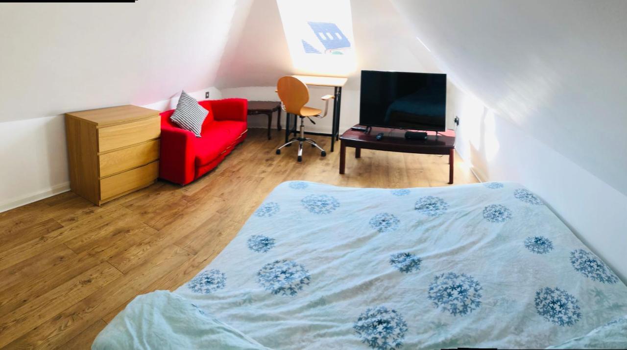 Amazing Quiet Garden House Near London Luton Airport Apartment ภายนอก รูปภาพ