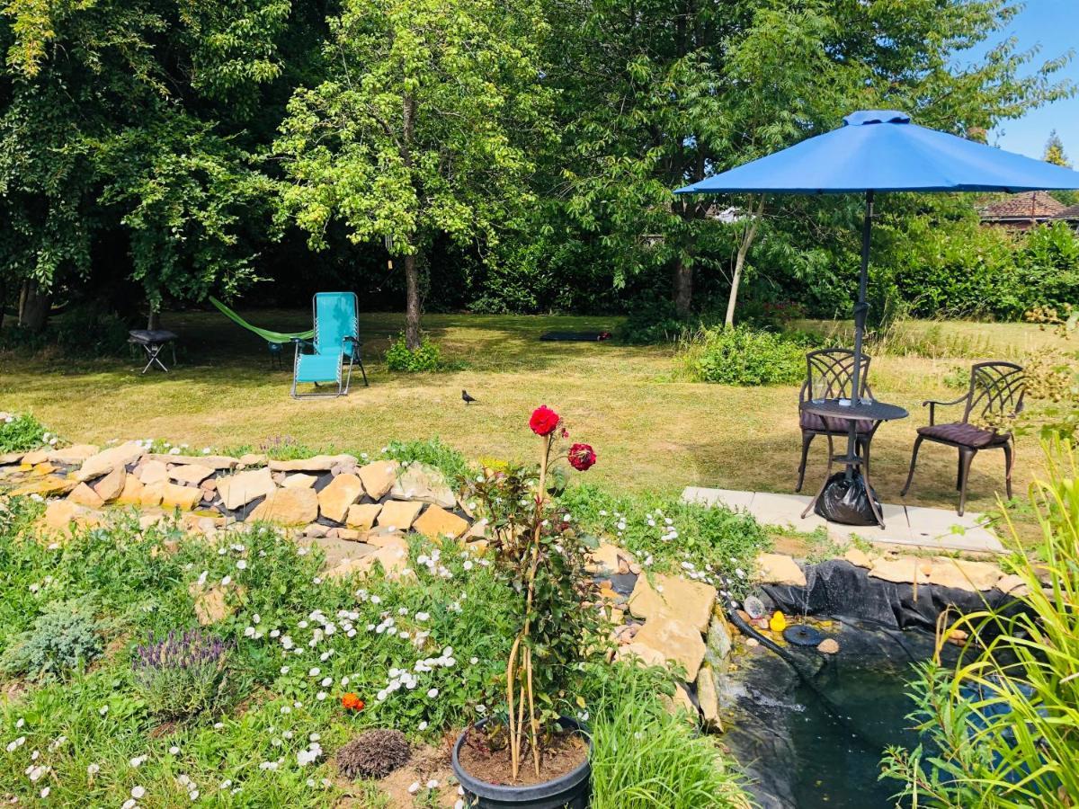 Amazing Quiet Garden House Near London Luton Airport Apartment ภายนอก รูปภาพ