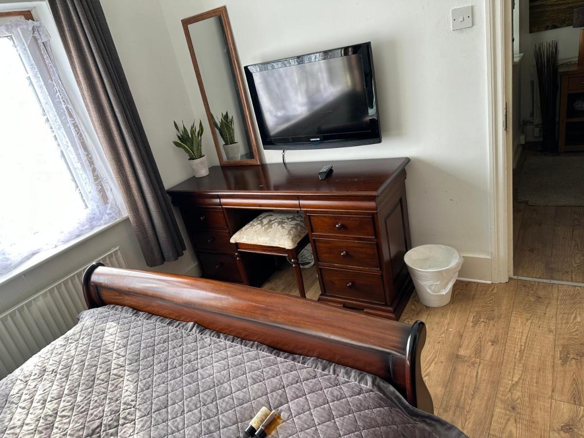 Amazing Quiet Garden House Near London Luton Airport Apartment ภายนอก รูปภาพ